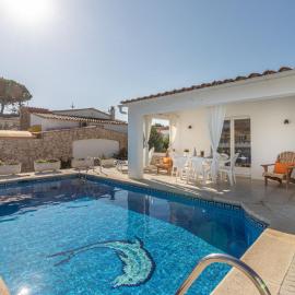 Holiday Home Montgri by Interhome, hotel in Empuriabrava