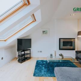 "The Penthouse Newquay" by Greenstay Serviced Accommodation - Spacious 3 Bed 3 Bath Apt with Sea Views, Sun Terrace & Private Parking - Perfect For Families, Small Groups & Business Travellers - 5 Mins To Beaches, Shops & Restaurants - Dog Friendly, hotel u gradu Newquay