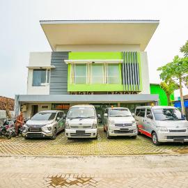 Ardhya Guesthouse Syariah by Ecommerceloka، فندق في سيدوارجو