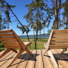 Secret Beach House off-grid, sauna and outdoor WC, hotell i Muriste