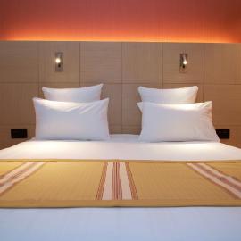 Nash Airport Hotel, хотел в Женева