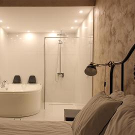 3 , 2 , 1 bedrooms & Jakuzzi , garage parking, hotel in Niš