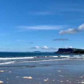 Ballycastle, Beachside Apartment, hotel in Ballycastle