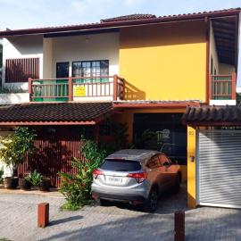 Casa Canto Juqueí, отель в городе Жукей
