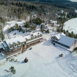 Saint-Alexis-des-Monts में, होटल Pourvoirie du Lac Blanc