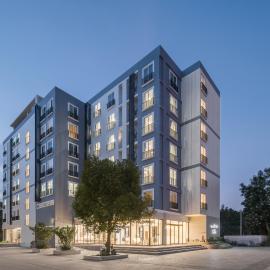 Tree Tara hotel, готель у місті Лампанг