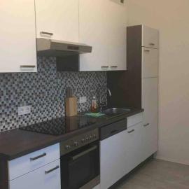 HAUS mit 3 Schlafzimmer und Garten、アムシュテッテンのホテル