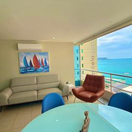 CÓMODO APARTAMENTO CON VISTA AL MAR.