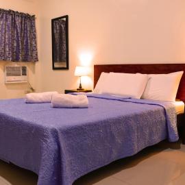 CounTess Pension House, hotel en Liloan