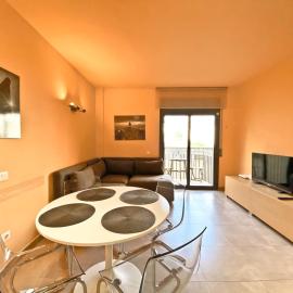 Urban Manresa-City center apartment with balcony