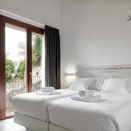 IRAIPE Estella Rooms Auto Check-in, hotelli kohteessa Estella