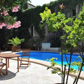 Hotel Du Forum, hotel v destinácii Arles