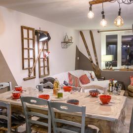 Appartement spacieux à Orcières – Vue sur la montagne.