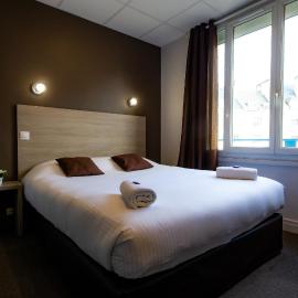 Logis Hotel Du Chateau, hotel v destinácii Caen