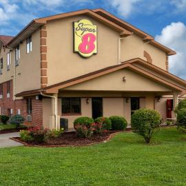 Super 8 by Wyndham Abingdon VA、アビンドンのホテル