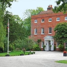 Mulberry House, hotel in Ongar