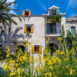 Old stone house – hotel w Podgorze