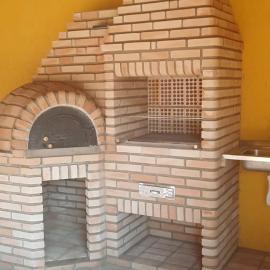 Linda Chácara em IBIUNA com Sauna - Piscina - WiFi - Caseiro, hotel in Ibiúna