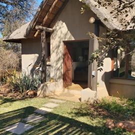 13 Raptors Lodge, hotel in Hoedspruit