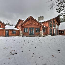 Dock, Fire Pit & Beach! Expansive Ruth Lake Home, Hotel in Emily