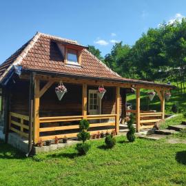 Art Village, hotel i Kremna