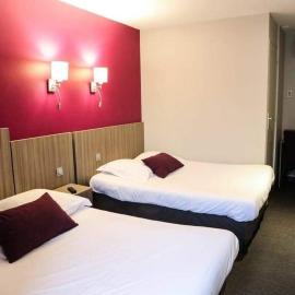 HOTEL DU COMMERCE, hotel u gradu 'La Châtre'