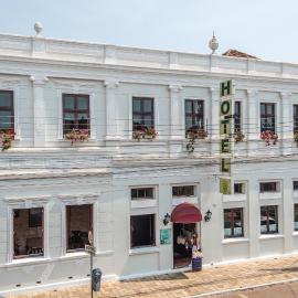 Central Palace Hotel, hotel em Castro