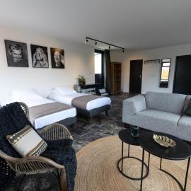 Hotel-restaurant "Lely"، فندق في Oude-Tonge