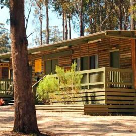 Lakes Entrance Log Cabins, hotel in Lakes Entrance