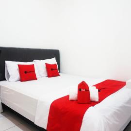 RedDoorz @ Jalan Tanjung Blitar, hotel i Blitar