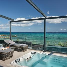 Blue View Villa - Coastal Elegance with Swim Spa, by ZanteWize – hotel w Alikanás