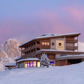 Hotel Goldknopf, hotel a Alpe di Siusi