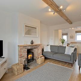 Peaceful location Lower rates for longer lets、Cattalのホテル