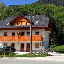 Apartment Brina, hotel in Kranjska Gora