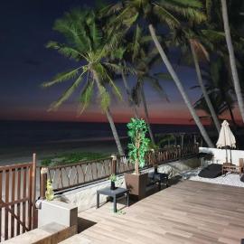 Bungalows La Perla Playa Azul、プラヤ・アスールのホテル