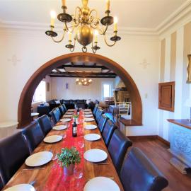 Le Manoir de la Rulette 20P well-ness BBQ Jardin terrasse ping pong salle de jeux, hotell i Tintigny