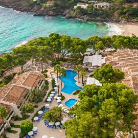 Iberostar Waves Pinos Park, hotel di Font de Sa Cala
