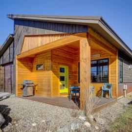 Fireplace & Deck: Modern Cabin in Grand Lake!