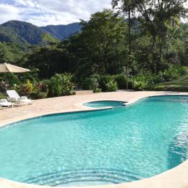 Hacienda Mil Bellezas - Private 40ha Jungle Reserve, hotelli kohteessa Quepos