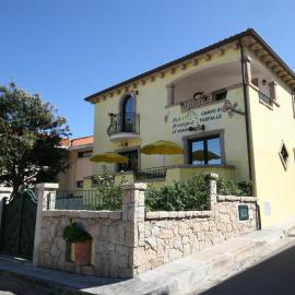 B&B Le Farfalle, hotel v Palau
