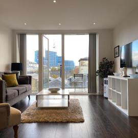 Blissful one bed near the River, hotelli kohteessa Kew Bridge