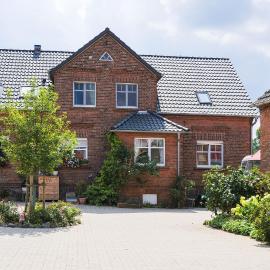Gutshof Zum Adlernest, hotel u gradu Arnsnesta