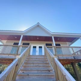 Bungalow Beach house 100 yards from the beach – hotel w mieście Bay Saint Louis