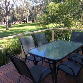 Winbi River Resort Holiday Rentals, hotel di Moama