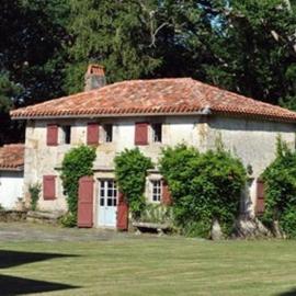 Cottage au calme proche de Saint Jean de luz، فندق في آسكا