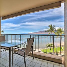 Beachfront Kihei Sanctuary w/ Lanai & Ocean Views!, hotel em Kihei