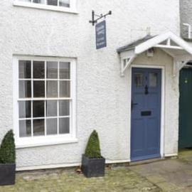 Upside Down Cottage، فندق في ريتشموند