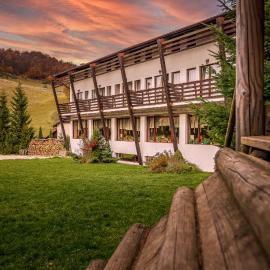 Casa Muntelui – hotel w mieście Fundata