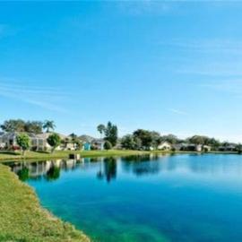 Craig House with Heated Pool on small lake