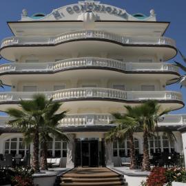 Hotel Conchiglia, hotel Cerviában